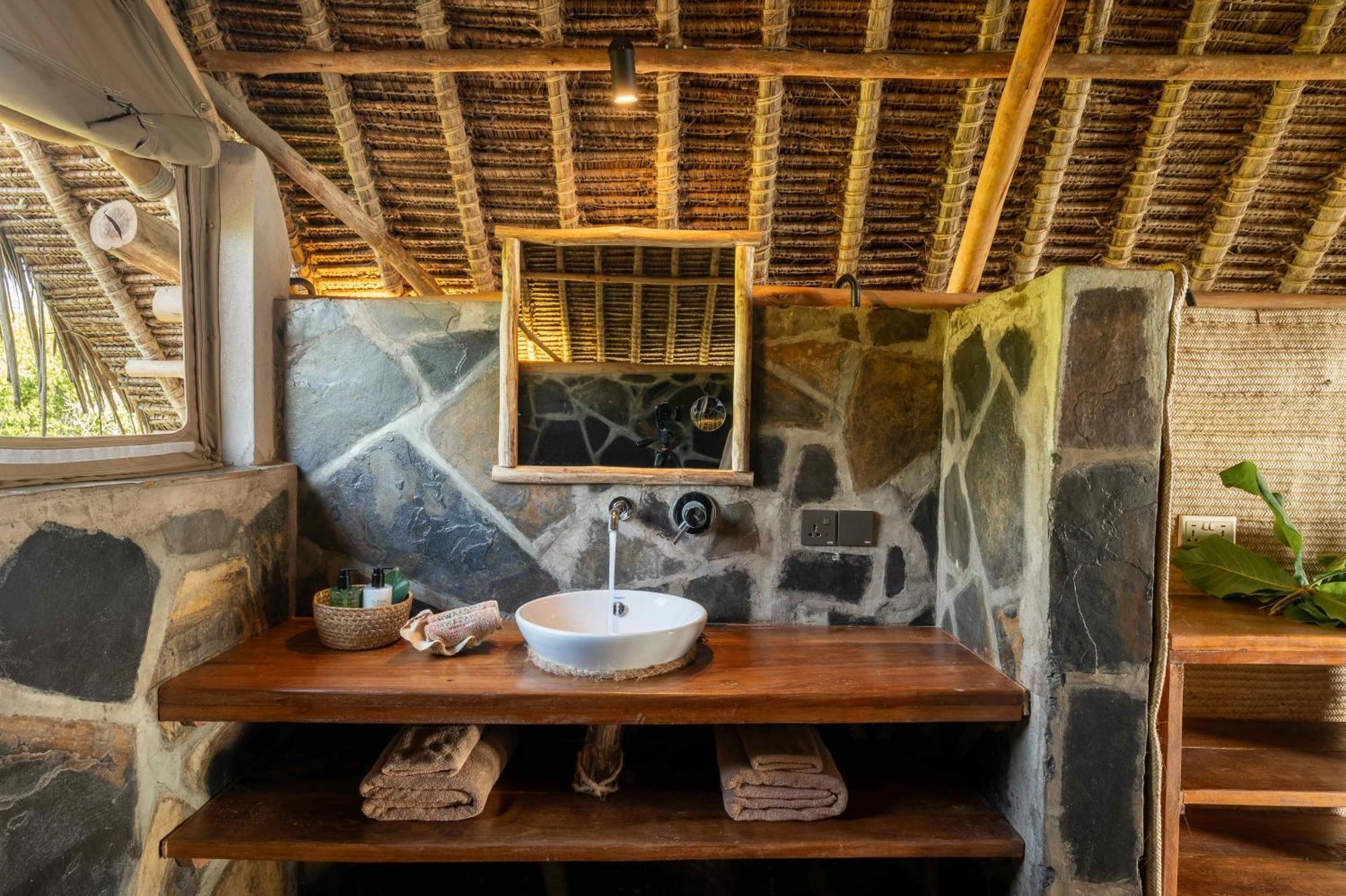 Mwazaro Beach Lodge Shimoni Exterior foto